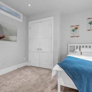 ** ゲストハウス West Cozy Retreat By Host Launch カナダ