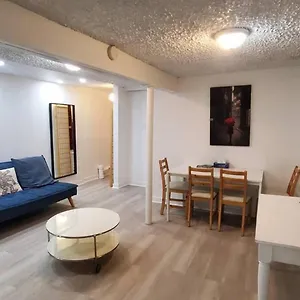 Heart Of Mtr For Memerable Experiance 2 Backyard 7minmetro Fully Renovated & Equipped Holiday home
