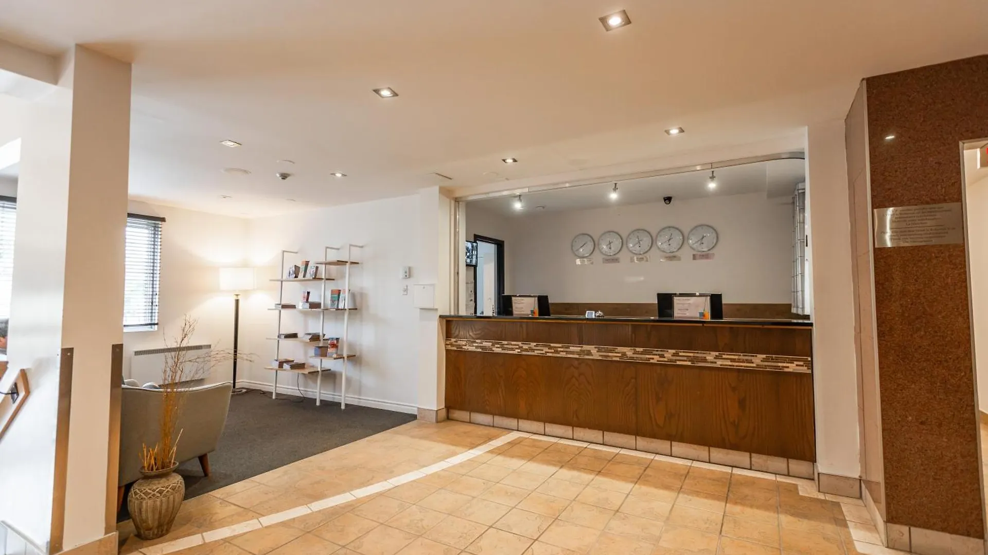 Hotel Le Roberval Montreal