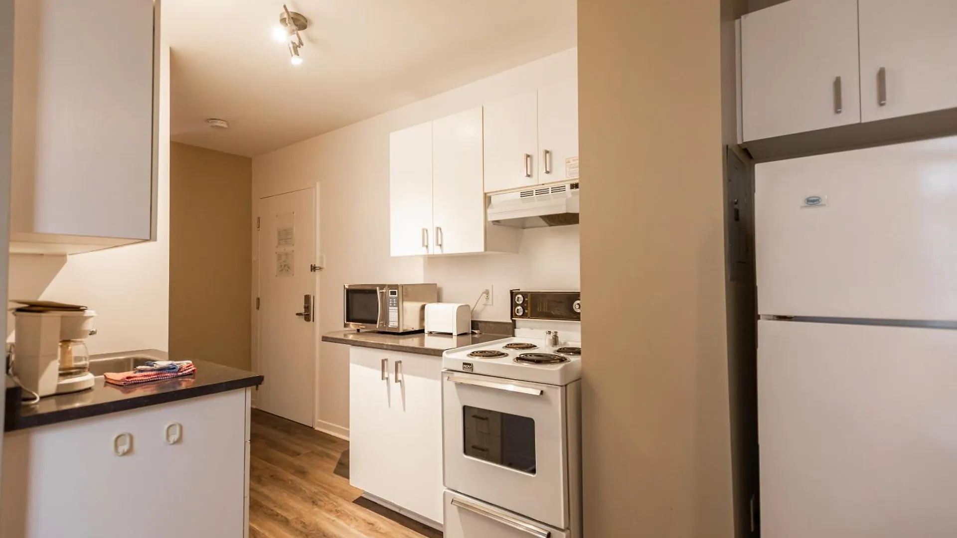 Hotel Le Roberval Montreal