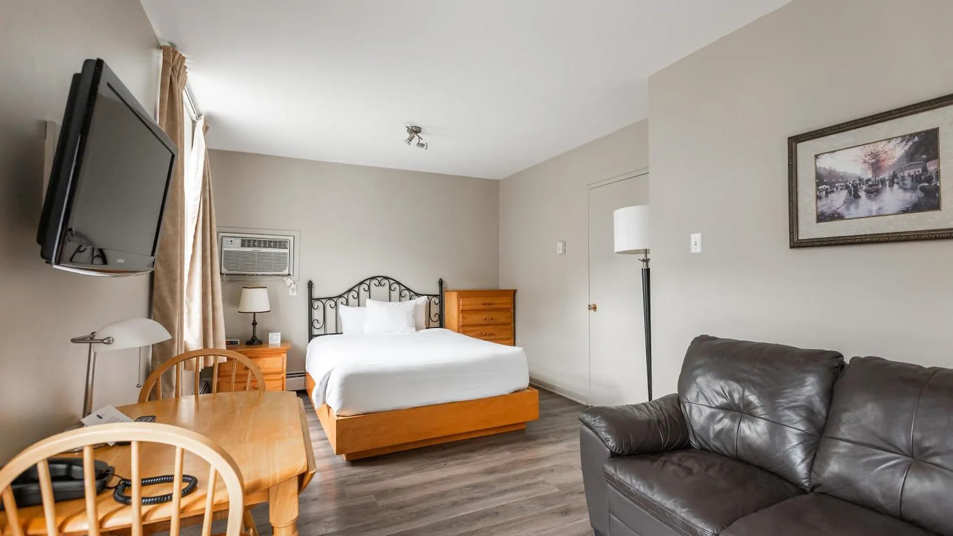 Hotel Le Roberval Montreal 3*,