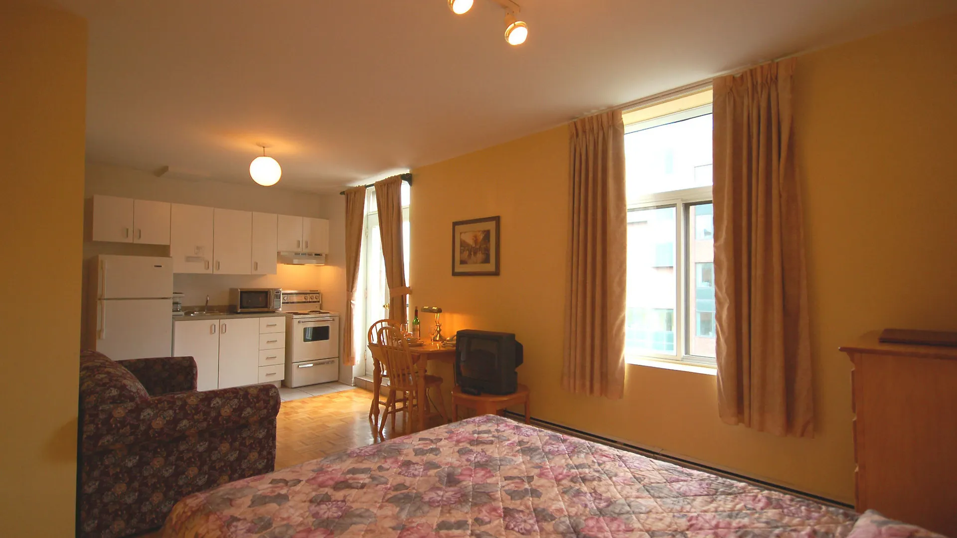 Hotel Le Roberval Montreal