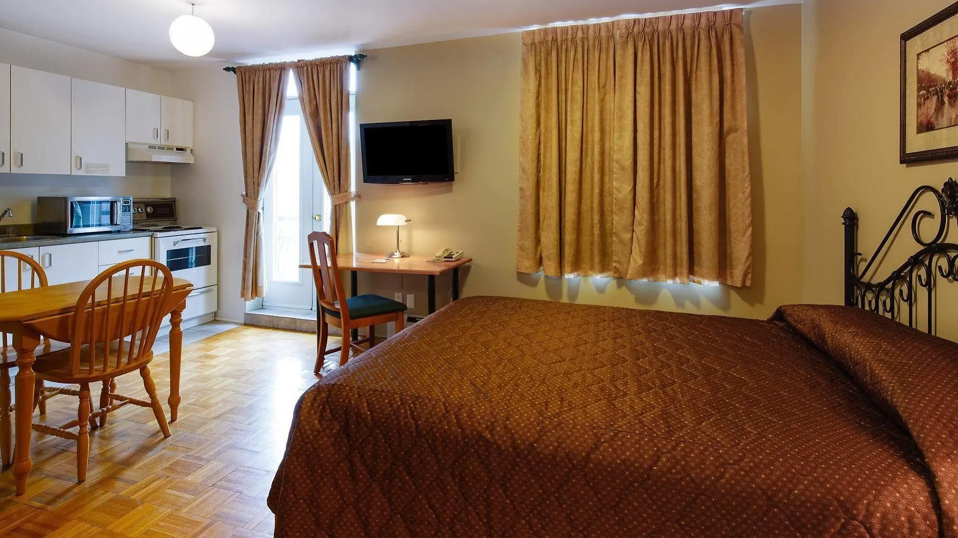 Hotel Le Roberval Montreal